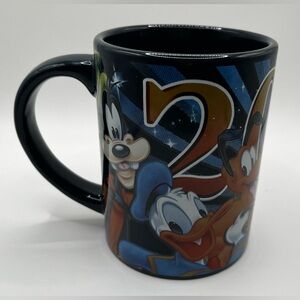 Disney 2016 Jerry Leigh coffee Mug. 16 oz Mickey & Friends.